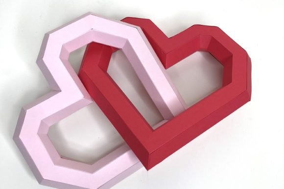 Interlinked heart paper sculpture made with Cricut for beginners